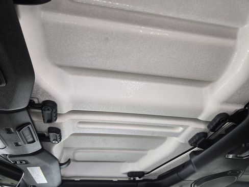 Used 2021 Jeep Gladiator Mojave AWD/4WD image 27