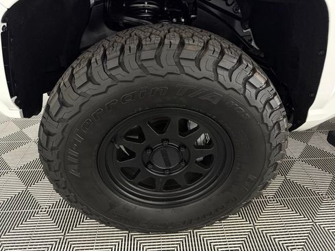 Used 2026 Toyota Tacoma SR5 AWD/4WD image 12