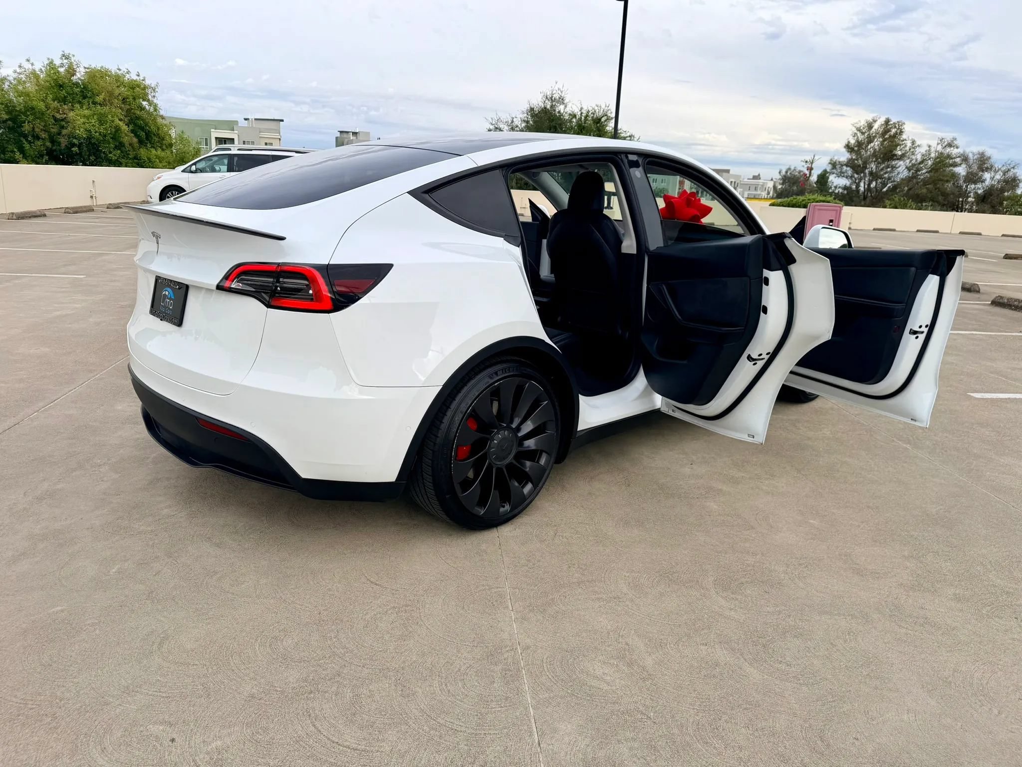 Used 2022 Tesla Model Y Performance AWD/4WD image 36