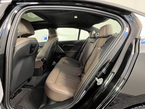 Certified 2025 BMW 530i xDrive image 23