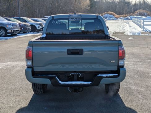 Used 2022 Toyota Tacoma 4x4 Double Cab image 4