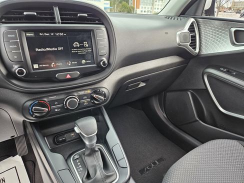 Used 2024 Kia Soul LX w/ Option Group 015 image 20