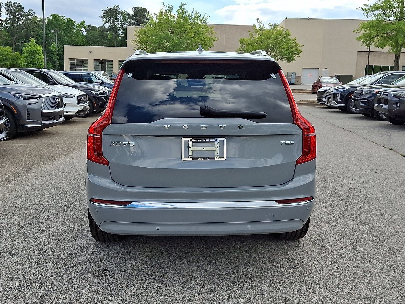 Used 2025 Volvo XC90 T8 Core w/ Protection Package AWD/4WD image 5