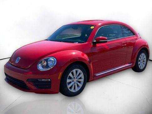 Used 2019 Volkswagen Beetle 2.0T SE image 2