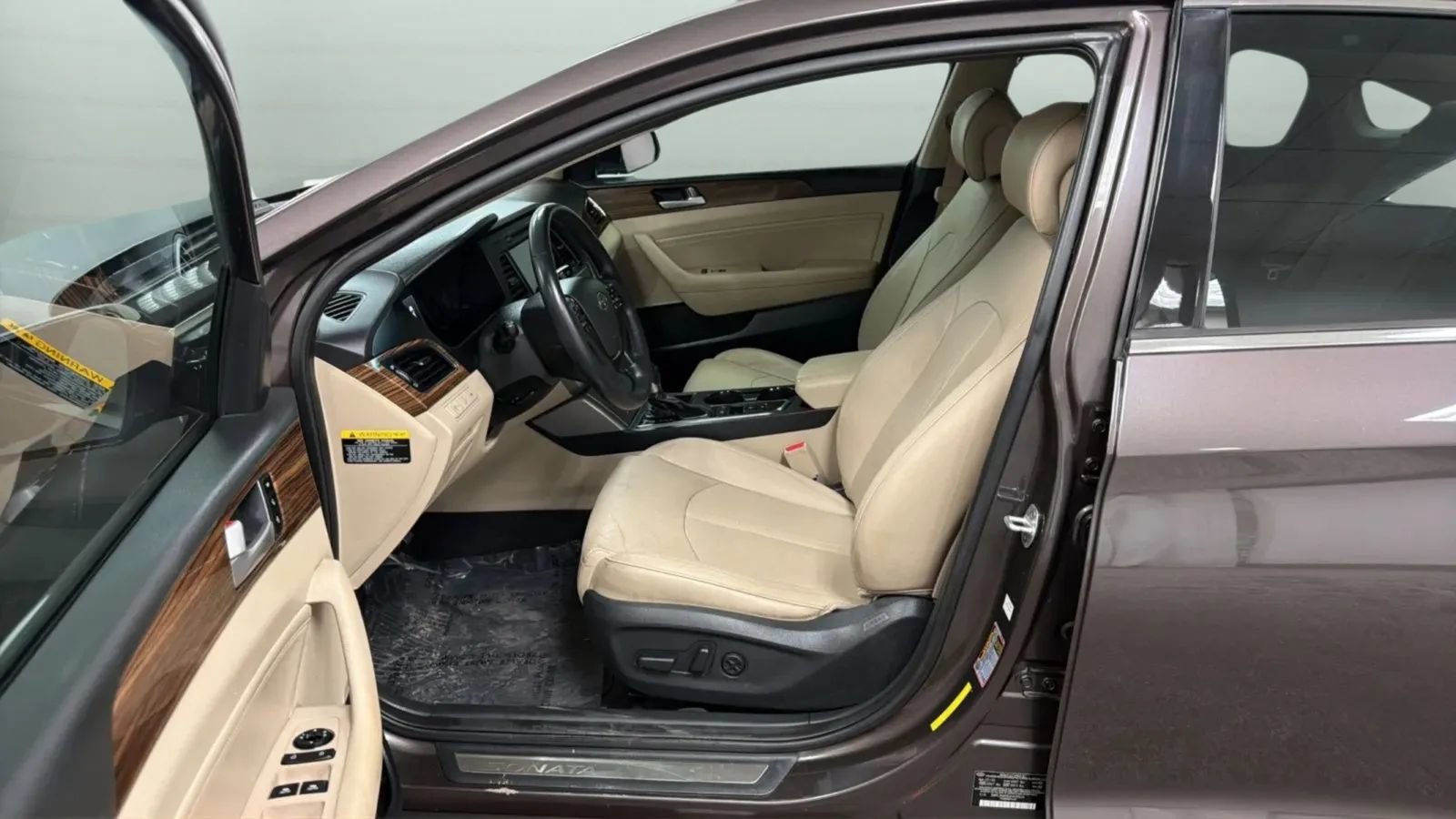 Used 2016 Hyundai Sonata Limited w/ Option Group 04 FWD image 21