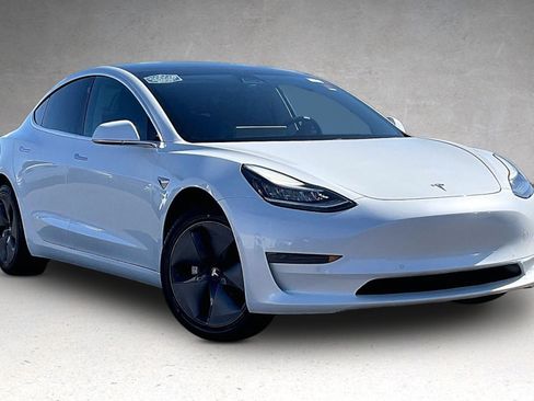 Used 2020 Tesla Model 3 Standard Range Plus RWD image 2