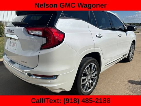 Used 2023 GMC Terrain Denali w/ Denali Premium Package AWD/4WD image 3