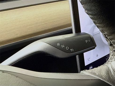 Used 2022 Tesla Model Y Performance image 18