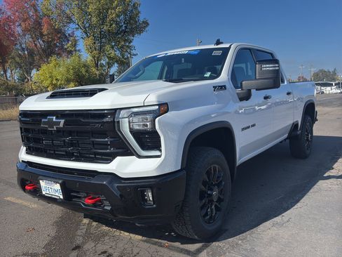 New 2026 Chevrolet Silverado 3500 LT w/ Trail Boss Package image 4