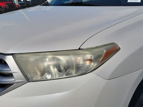 Used 2013 Toyota Highlander Limited FWD image 10
