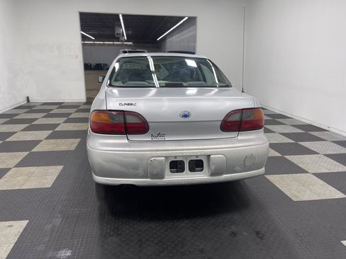 Used 2004 Chevrolet Malibu Classic image 3