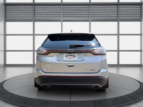 Used 2018 Ford Edge Titanium AWD/4WD image 5
