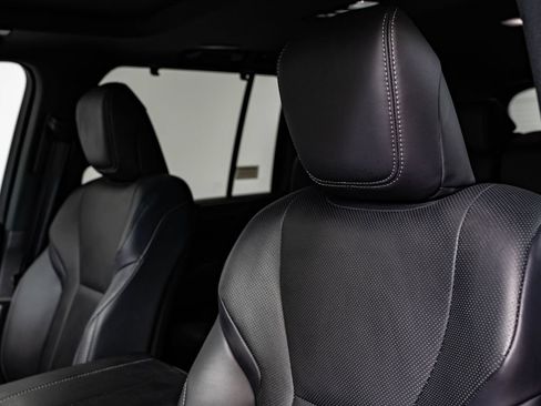 Used 2024 Lexus LX 600 4WD w/ Appearance Package image 25