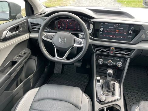 Certified 2022 Volkswagen Taos SEL AWD/4WD image 18
