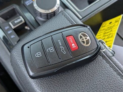 Used 2024 Toyota Tundra Limited image 31