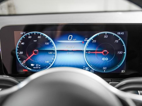 Certified 2023 Mercedes-Benz EQB 300 4MATIC image 17