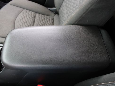 Used 2019 Chevrolet Equinox LT w/ Driver Convenience Package FWD image 44