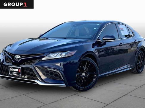 Used 2022 Toyota Camry XSE FWD image 1