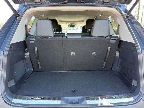 Used 2025 Toyota Grand Highlander AWD image 28