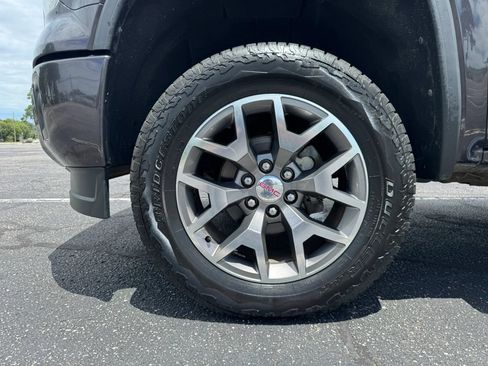 Used 2015 GMC Sierra 1500 SLT w/ All-Terrain Package AWD/4WD image 11