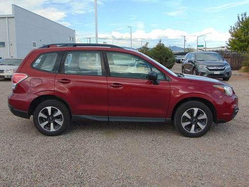 Used 2017 Subaru Forester 2.5i w/ Alloy Wheel Package AWD/4WD image 3