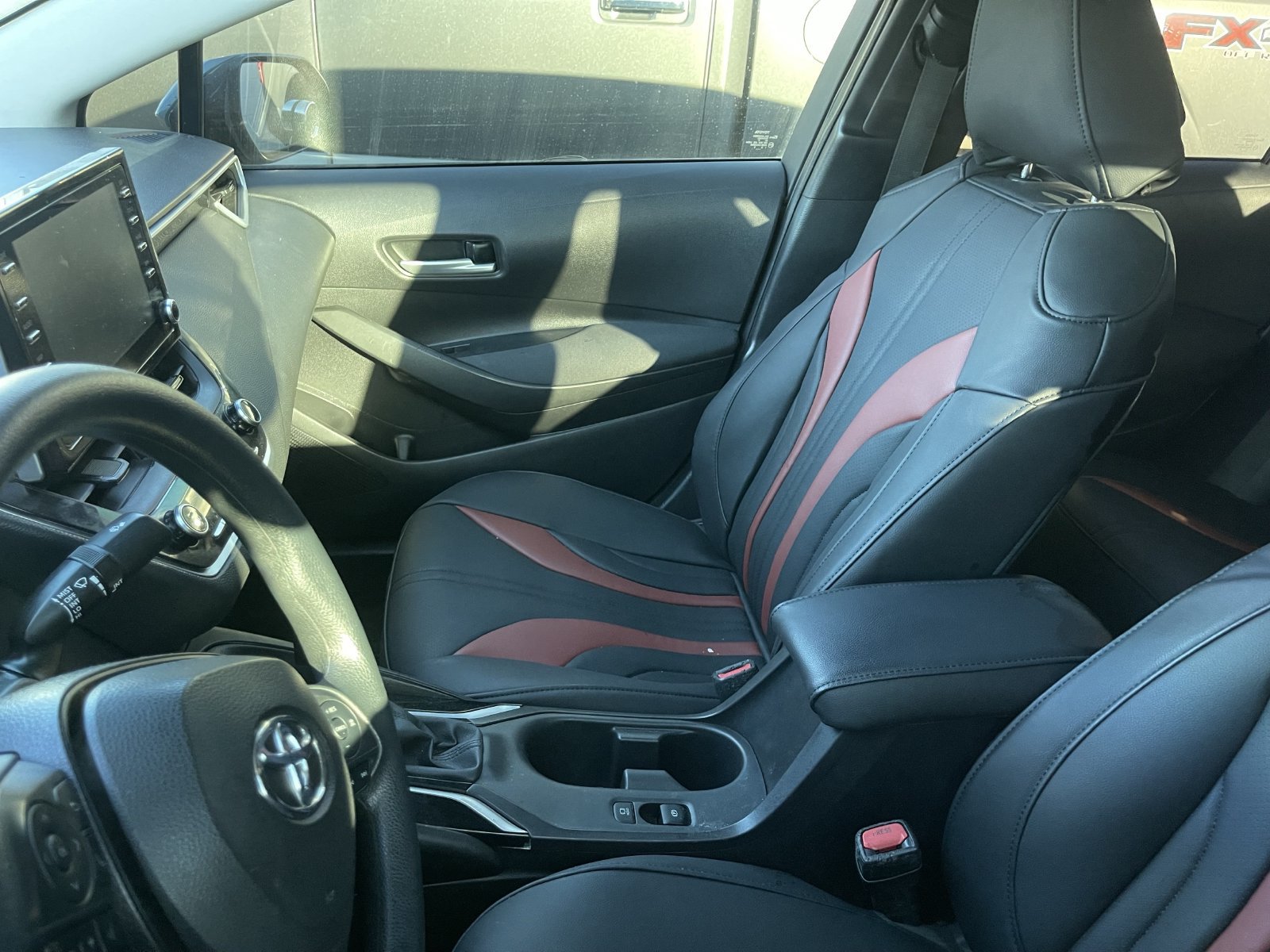 Used 2020 Toyota Corolla LE FWD image 11