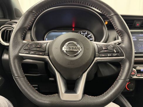 Used 2020 Nissan Kicks SR image 19