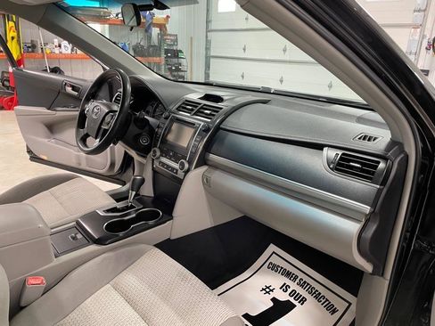 Used 2014 Toyota Camry LE FWD image 20
