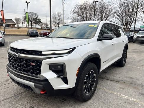 Used 2025 Chevrolet Traverse Z71 w/ Driver Confidence Package image 8