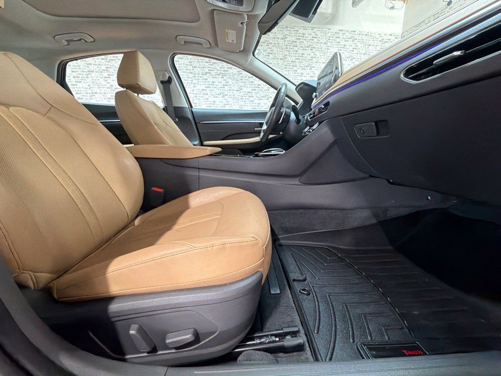 Used 2023 Hyundai Sonata Limited w/ Cargo Package FWD image 11