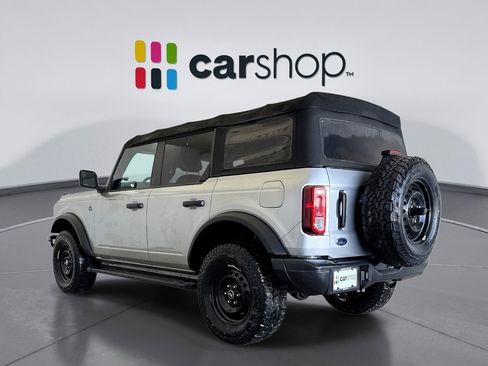 Used 2022 Ford Bronco Black Diamond image 3