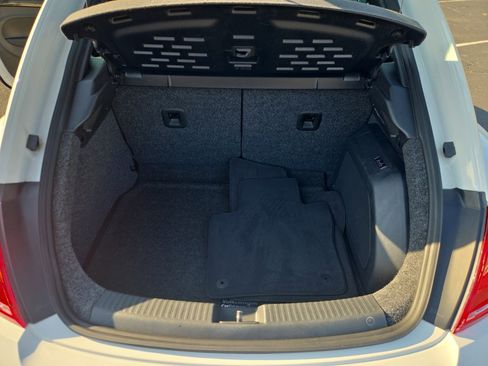 Used 2012 Volkswagen Beetle Turbo FWD image 19