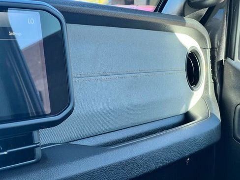 Used 2024 Jeep Wrangler Unlimited image 37