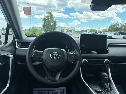 Used 2025 Toyota RAV4 XLE AWD/4WD image 22