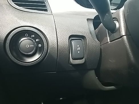 Used 2018 Ford Taurus SEL image 15