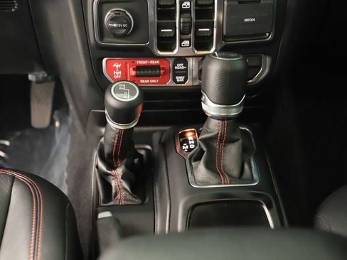 Used 2021 Jeep Wrangler Unlimited Rubicon AWD/4WD image 22