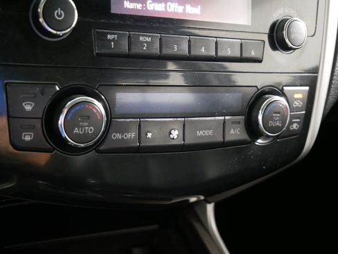 Used 2014 Nissan Altima 2.5 SL w/ Moonroof Package FWD image 23