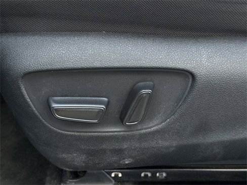 Used 2024 Toyota Highlander LE image 26