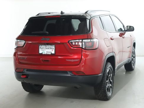 Used 2025 Jeep Compass Trailhawk AWD/4WD image 45