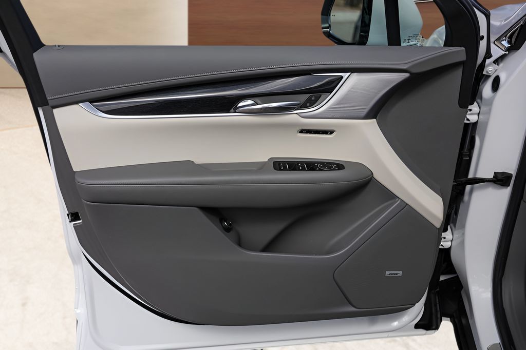 Used 2023 Cadillac XT6 Premium Luxury FWD image 26