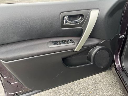 Used 2015 Nissan Rogue S w/ Convenience Package AWD/4WD image 16