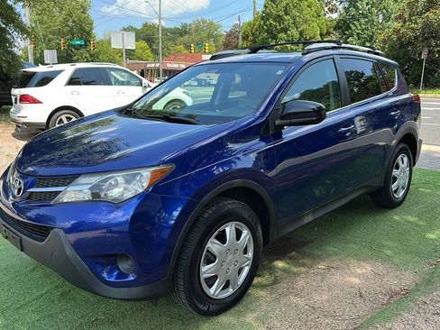 Used 2015 Toyota RAV4 LE AWD/4WD image 3