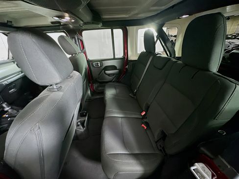 Used 2022 Jeep Wrangler Sport S image 25