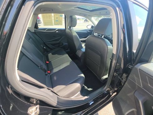 Used 2019 Volkswagen Jetta SE FWD image 29