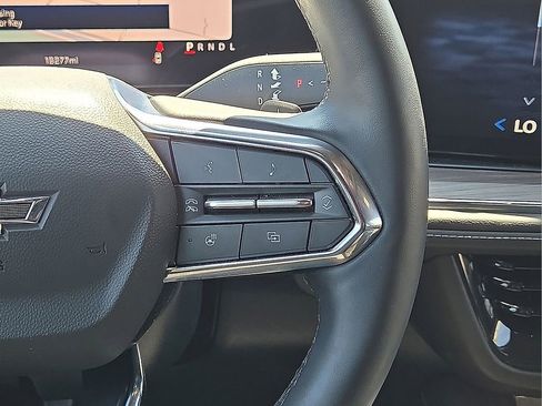 Used 2025 Chevrolet Tahoe Z71 w/ Comfort Package AWD/4WD image 22