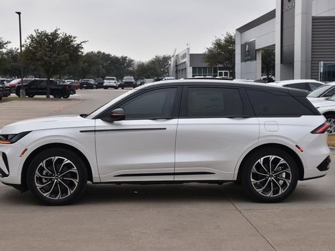 New 2026 Lincoln Nautilus Reserve image 11