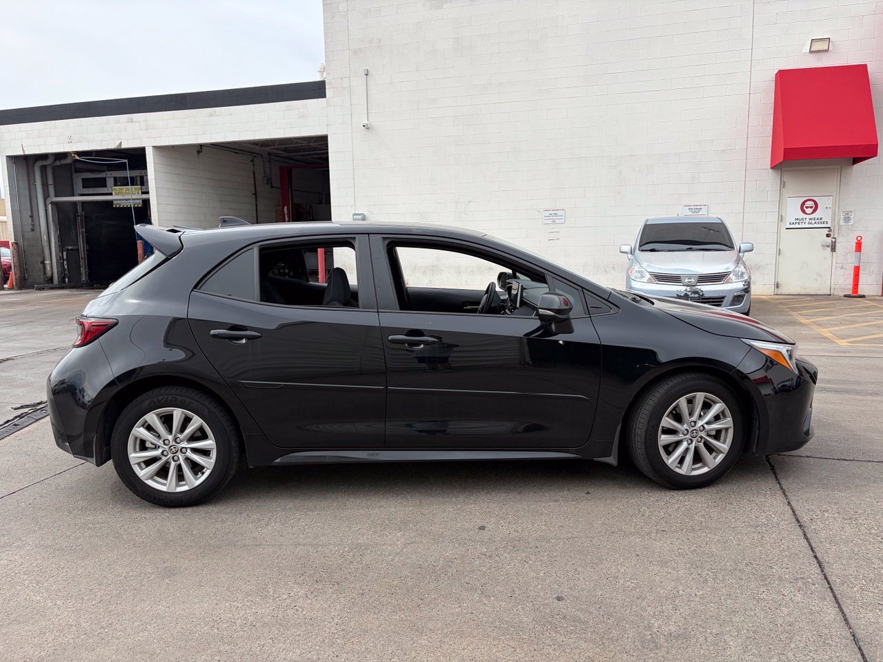 Used 2026 Toyota Corolla SE FWD image 3