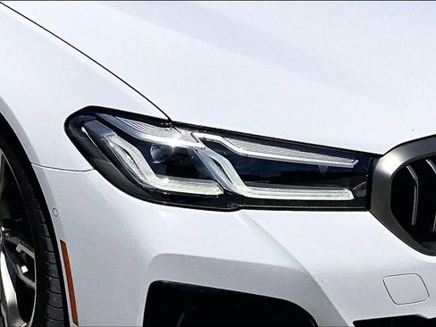 Used 2022 BMW M550i xDrive AWD/4WD image 12