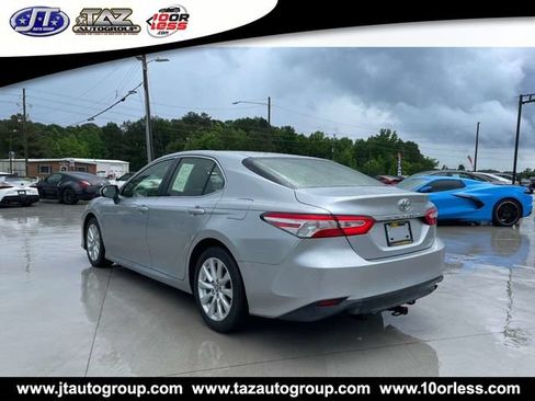 Used 2018 Toyota Camry LE FWD image 4