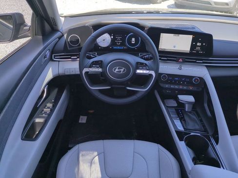 New 2026 Hyundai Elantra Limited image 17